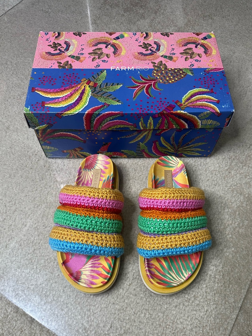 FARM RIO TOUCAN COLORFUL CROTCHET SLIDES SANDALS SZ 7 NEW